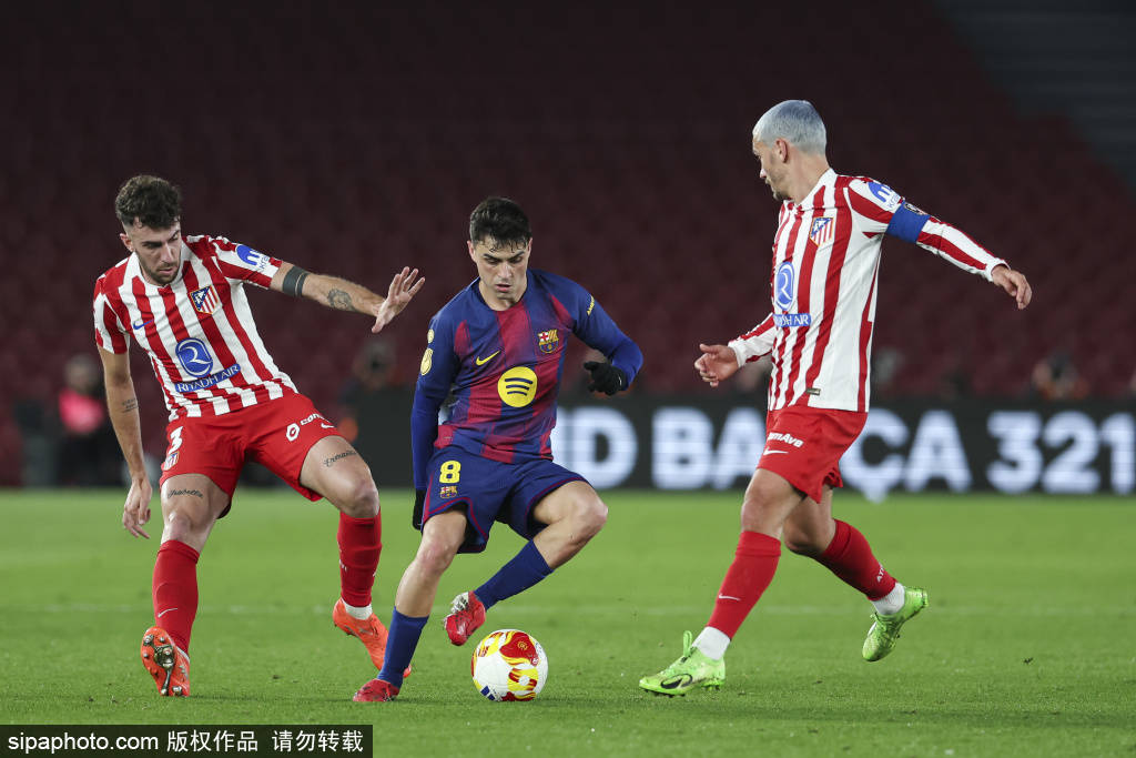 西甲争冠关键战役:巴塞罗那与皇家马德里迎来决定性周末